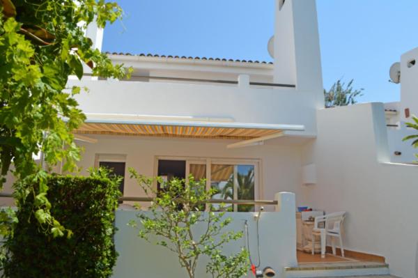 Ferienhaus in Denia, Las Marinas, Sandstrand unter 50 m, Gemeinschaftspool, Klimaanlage - Casa de 3 dormitorios - 28