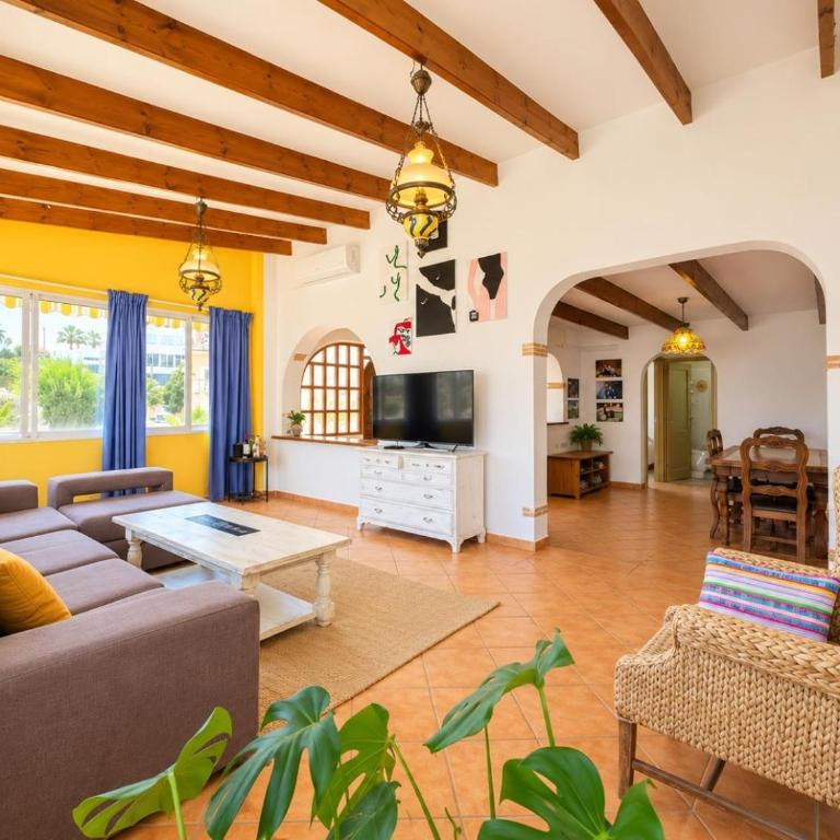 Casa de Playa con Piscina Estilo Rústico - Casa de 3 dormitorios - 5