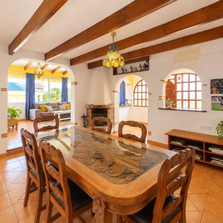 Casa de Playa con Piscina Estilo Rústico - Casa de 3 dormitorios - 7
