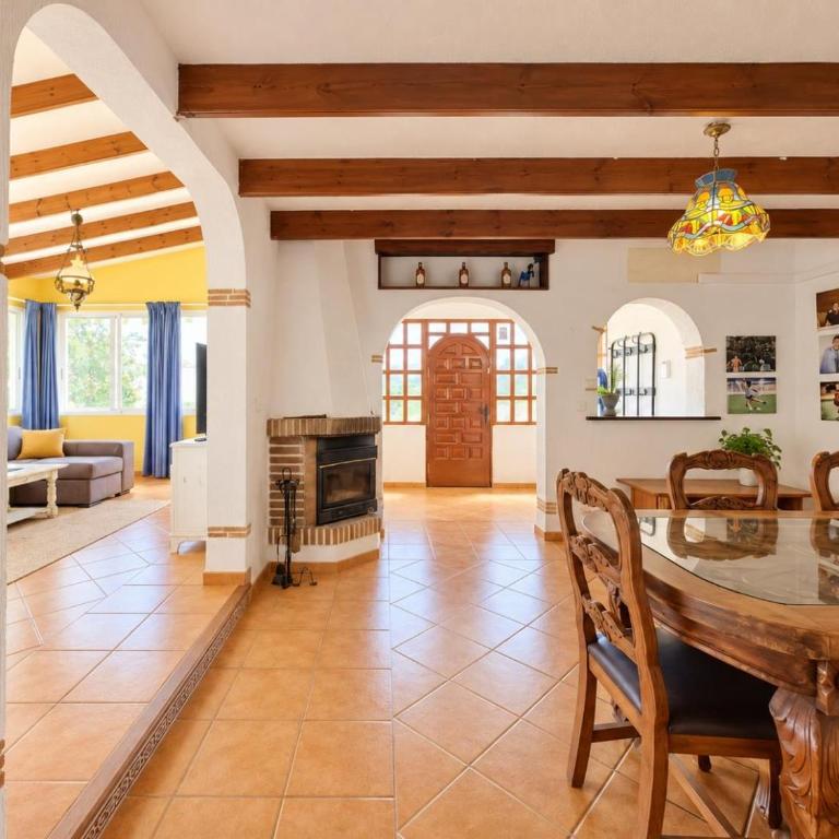 Casa de Playa con Piscina Estilo Rústico - Casa de 3 dormitorios - 8