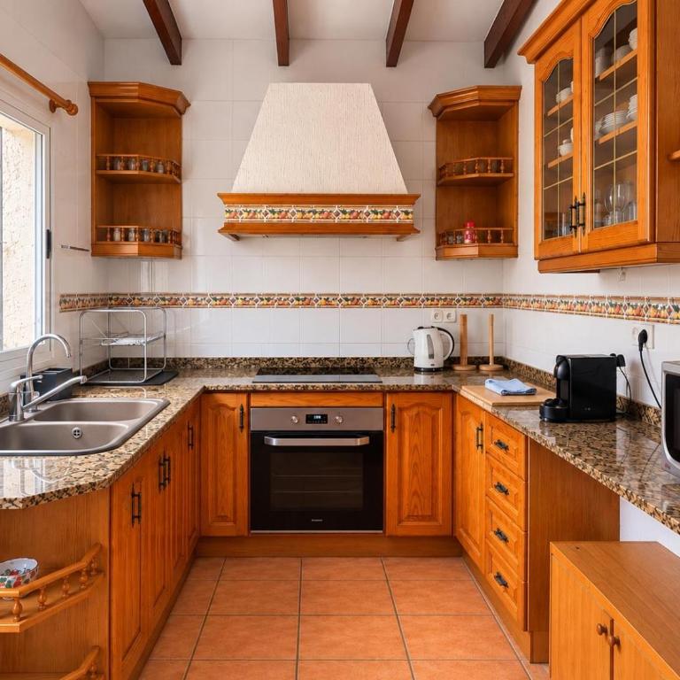 Casa de Playa con Piscina Estilo Rústico - Casa de 3 dormitorios - 10