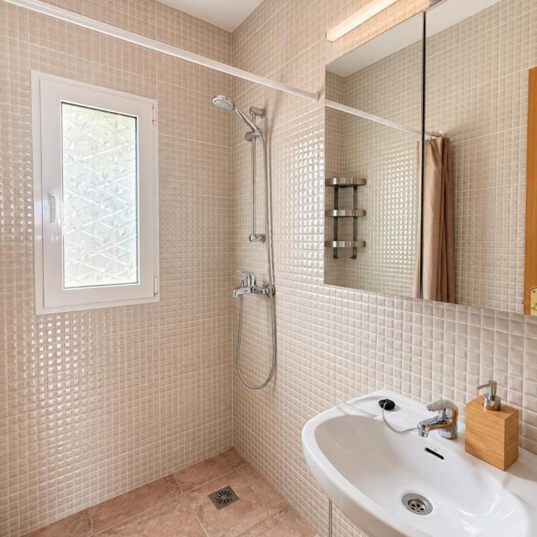 Casa de Playa con Piscina Estilo Rústico - Casa de 3 dormitorios - 16