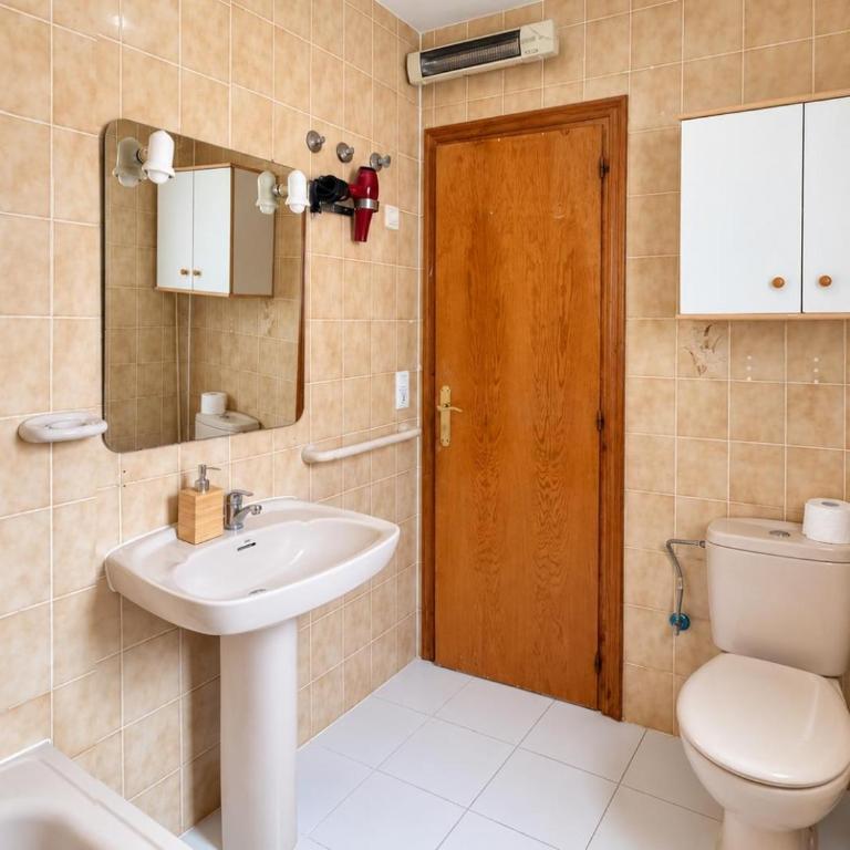 Casa de Playa con Piscina Estilo Rústico - Casa de 3 dormitorios - 20