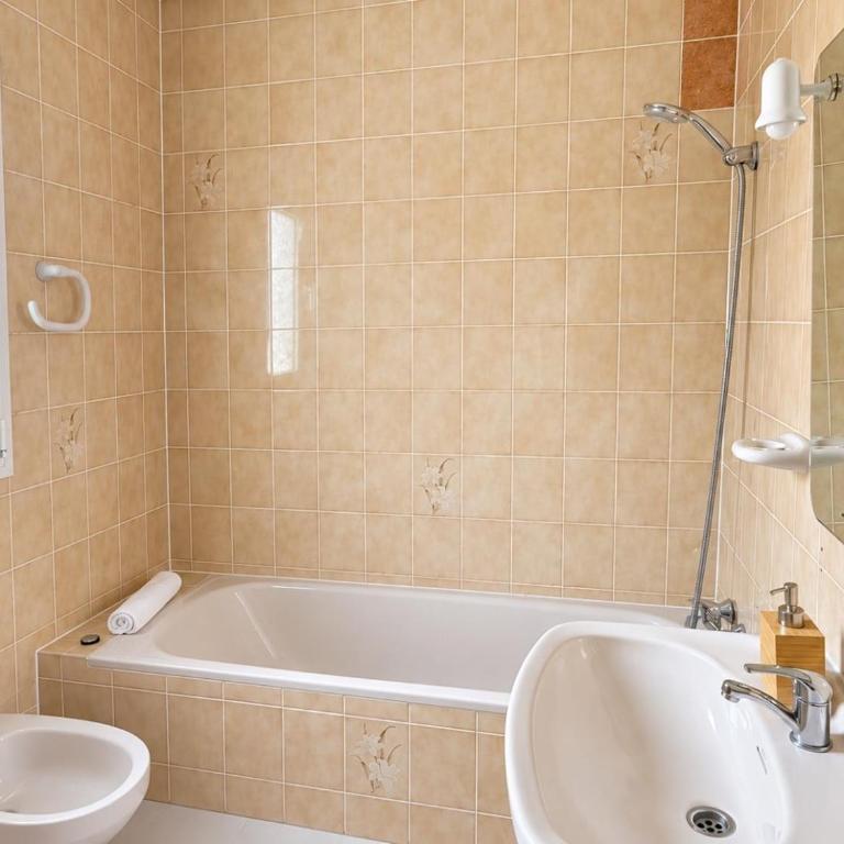 Casa de Playa con Piscina Estilo Rústico - Casa de 3 dormitorios - 22