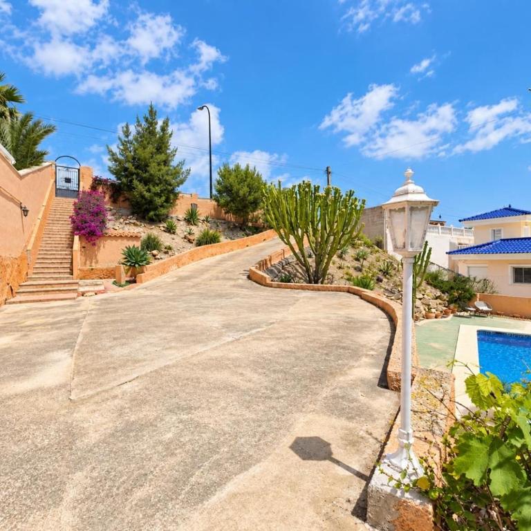 Casa de Playa con Piscina Estilo Rústico - Casa de 3 dormitorios - 29
