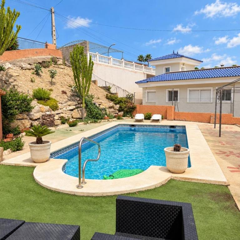 Casa de Playa con Piscina Estilo Rústico - Casa de 3 dormitorios - 32