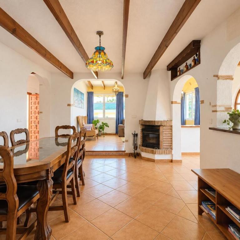 Casa de Playa con Piscina Estilo Rústico - Casa de 3 dormitorios - 33