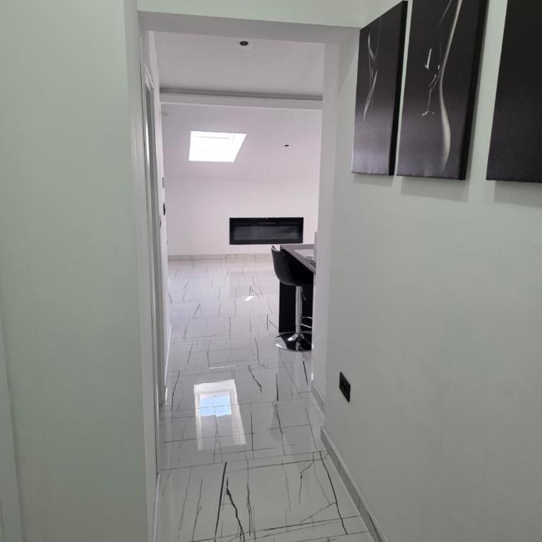 Danube Escape Studio with Jacuzzi & Free Parking - Studio sa Hidromasažnom Kadom - 9
