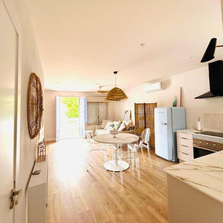 Cozy apartment 150 meters from the beach - Apartamento de 3 dormitorios - 2