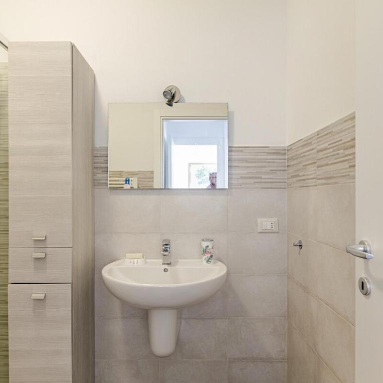Central Florence Terrace and Garage - Two-Bedroom Apartment - 14
