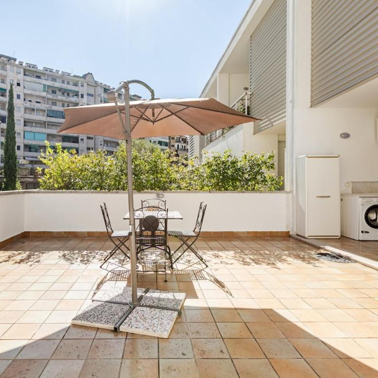 Central Florence Terrace and Garage - Two-Bedroom Apartment - 2