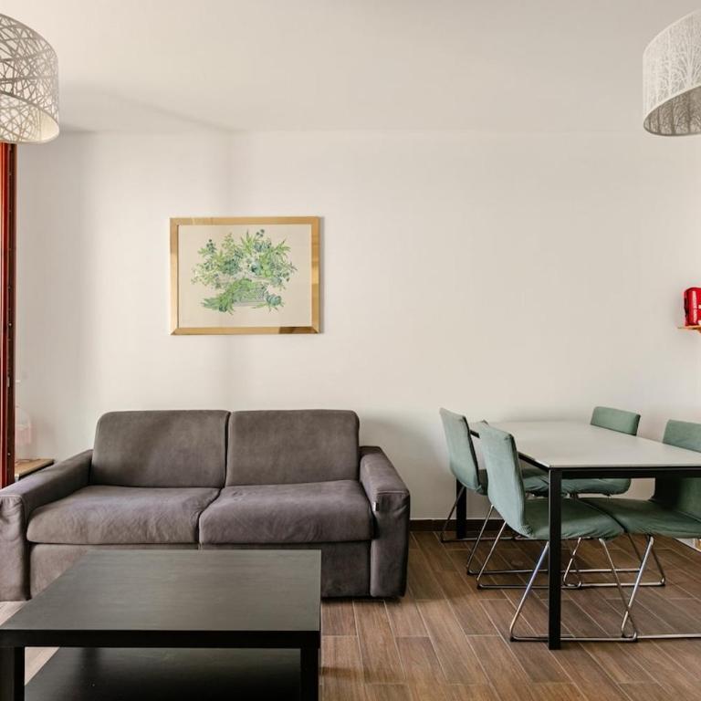 Central Florence Terrace and Garage - Two-Bedroom Apartment - 16