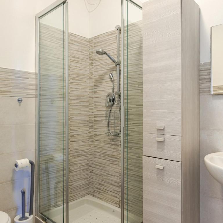 Central Florence Terrace and Garage - Two-Bedroom Apartment - 13