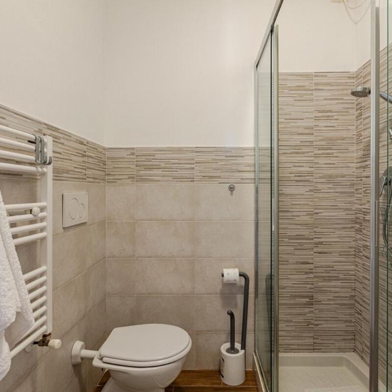 Central Florence Terrace and Garage - Two-Bedroom Apartment - 12