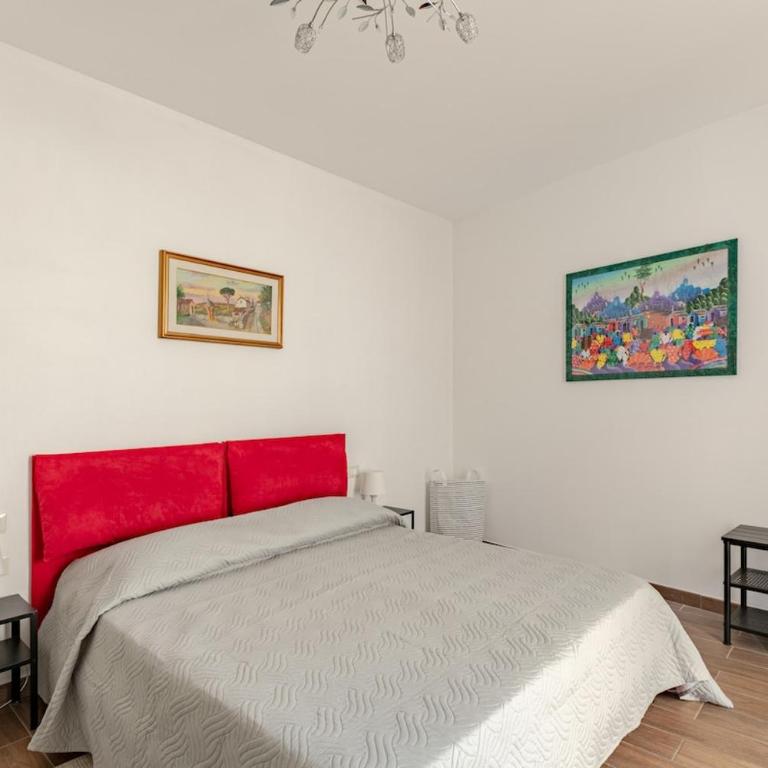 Central Florence Terrace and Garage - Two-Bedroom Apartment - 3