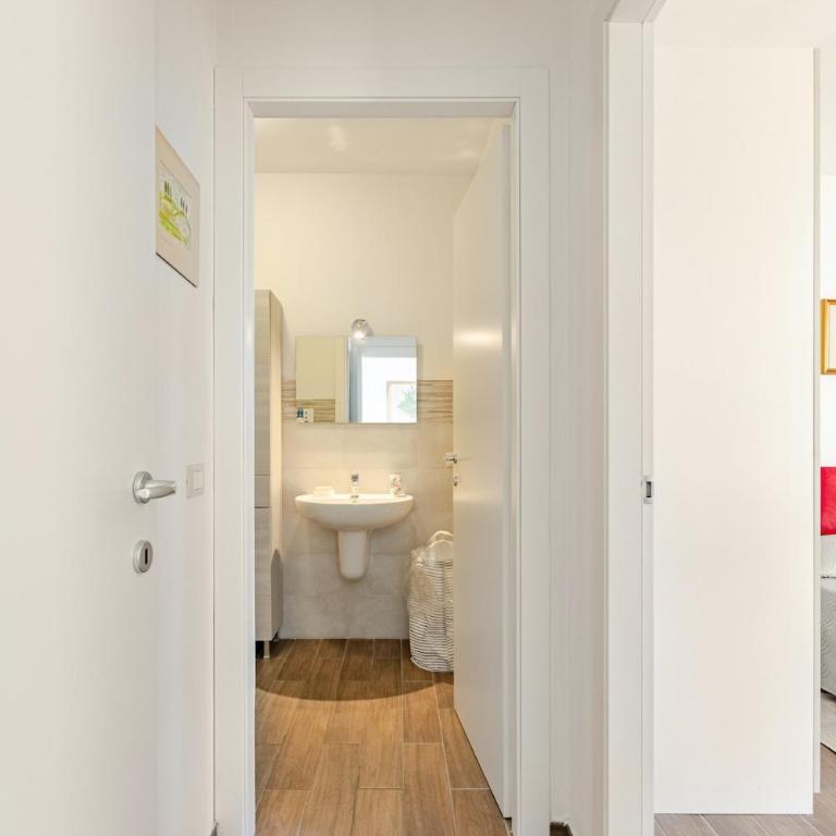 Central Florence Terrace and Garage - Two-Bedroom Apartment - 10