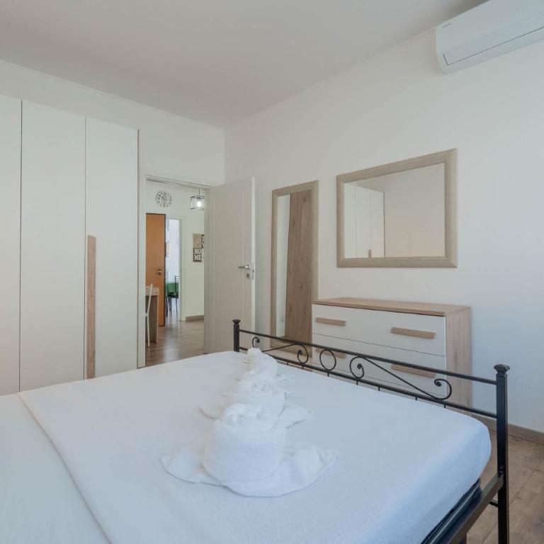 M.Aurelio (Nolo) Green - One-Bedroom Apartment - 18