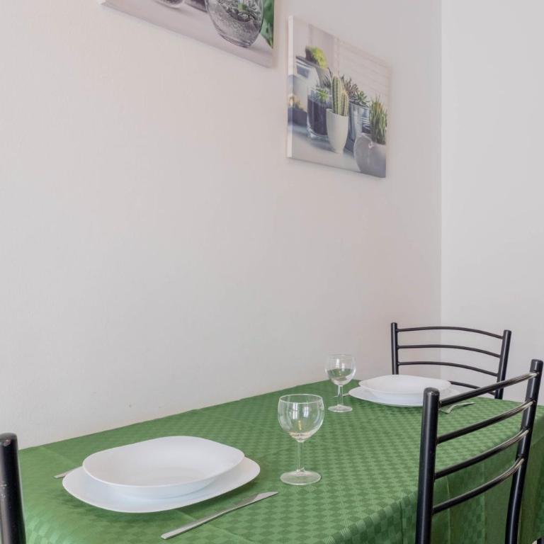 M.Aurelio (Nolo) Green - One-Bedroom Apartment - 17