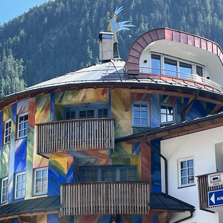 Unique Tower Apartment with Mountain View - Appartamento con 2 Camere da Letto - 8