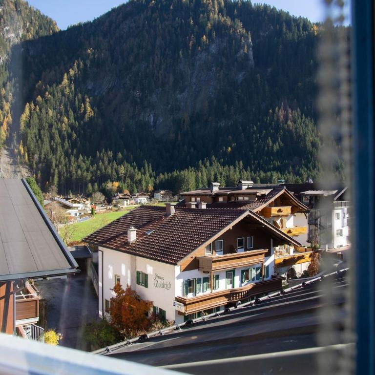 Unique Tower Apartment with Mountain View - Appartamento con 2 Camere da Letto - 14