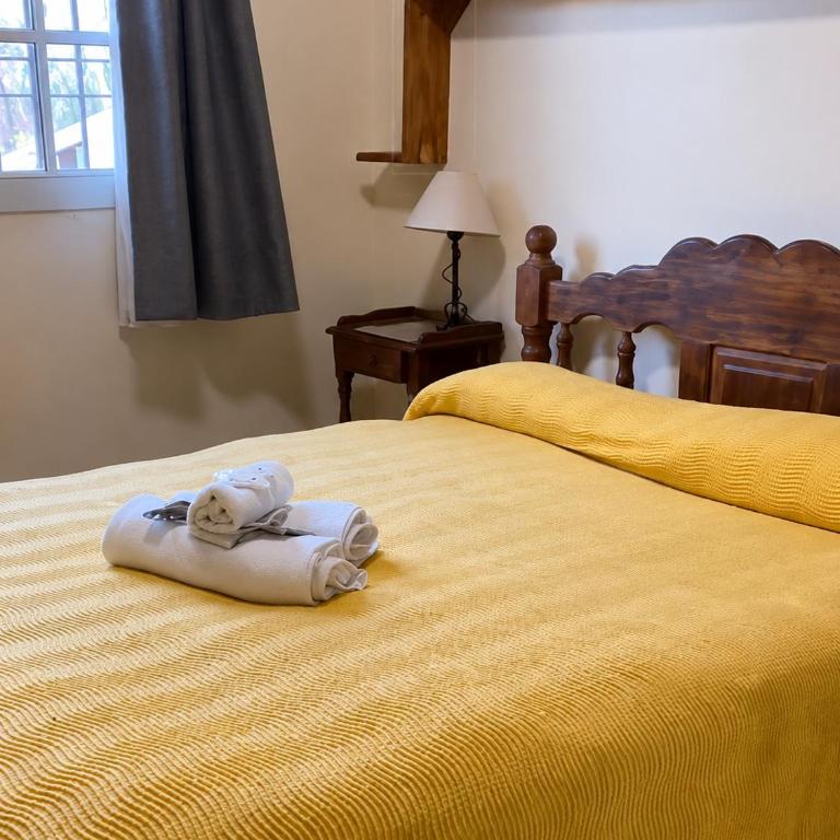 Hotel El Montañes - Habitación Doble con baño privado - 7