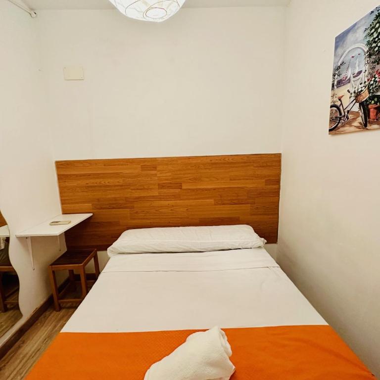 Rooms in Madrid Downtown - Chambre Double Économique - 3