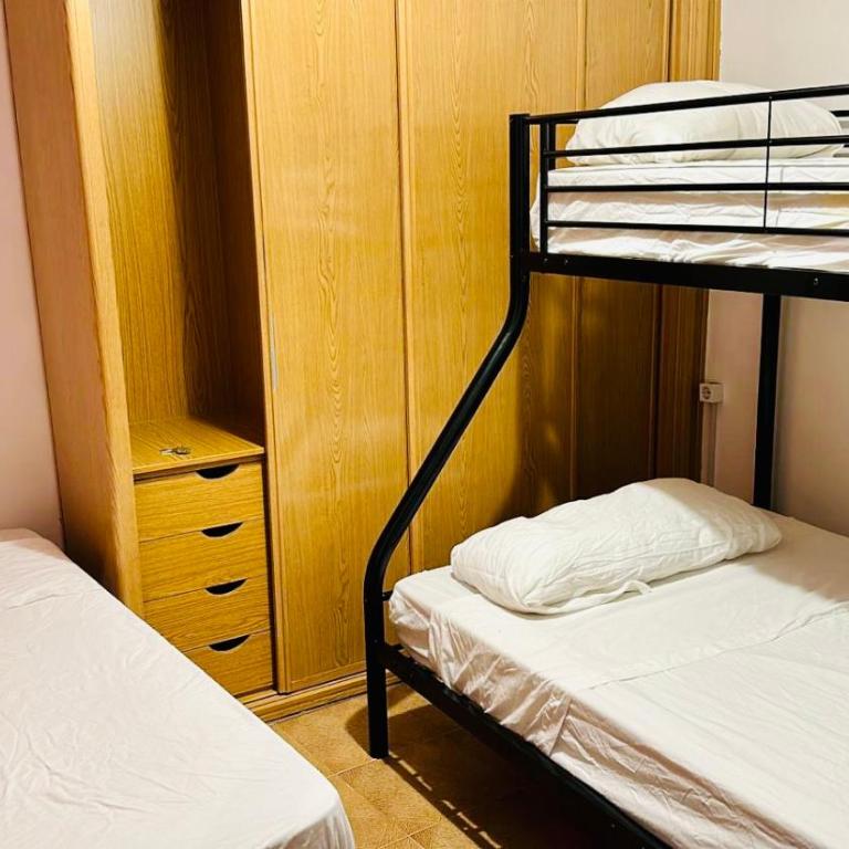 Rooms in Madrid Downtown - Chambre Quadruple Économique - 2