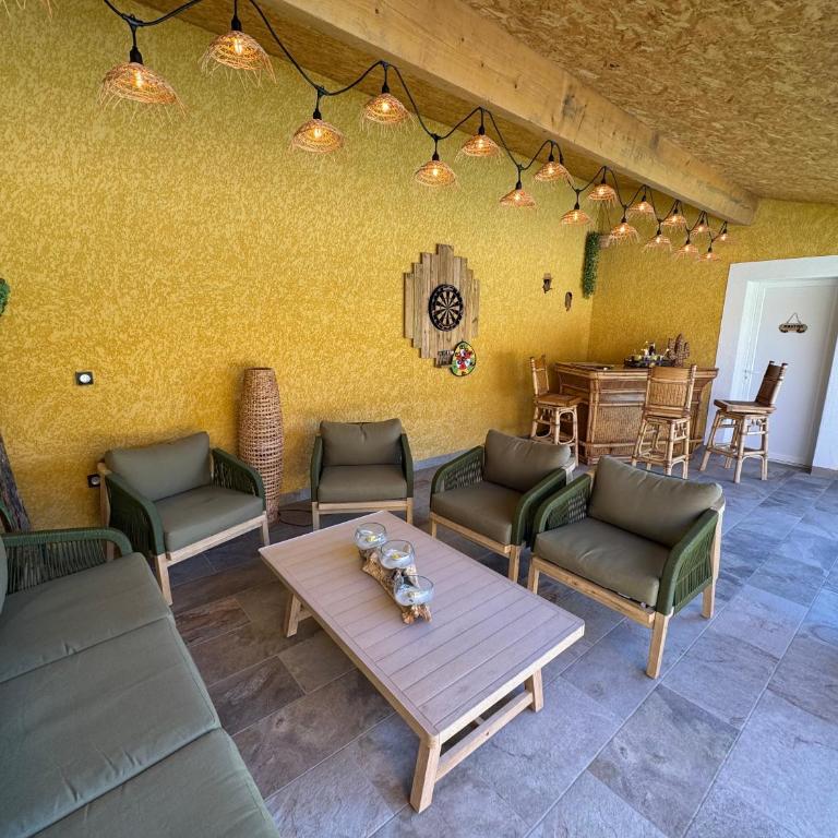 L'Oasis Ardéchois - Three-Bedroom Villa - 13