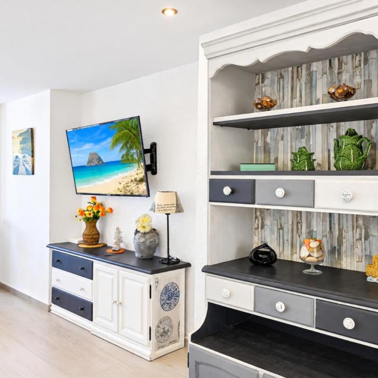Ocean II 9-C Apartment Levante Beach - Apartment - 10