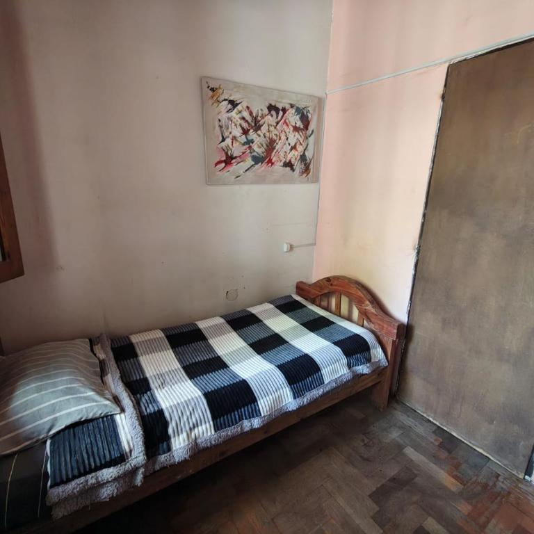 OlasHostel - Standard Single Room with Shared Bathroom - 5