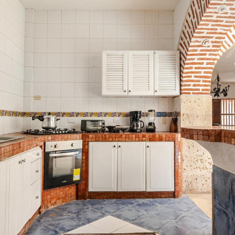 Luxury 5 Bedroom Old Town House - Villa - 8