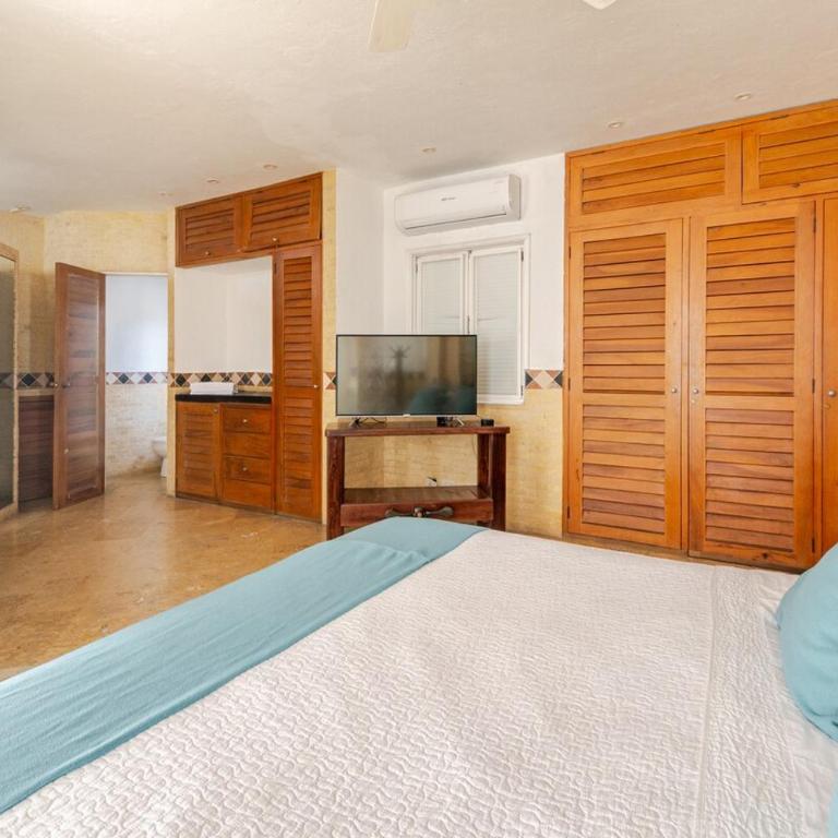 Luxury 5 Bedroom Old Town House - Villa - 23