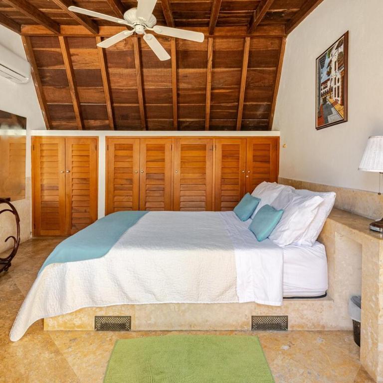 Luxury 5 Bedroom Old Town House - Villa - 28
