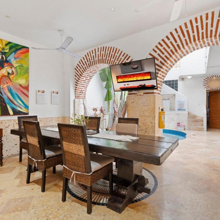 Luxury 5 Bedroom Old Town House - Villa - 80