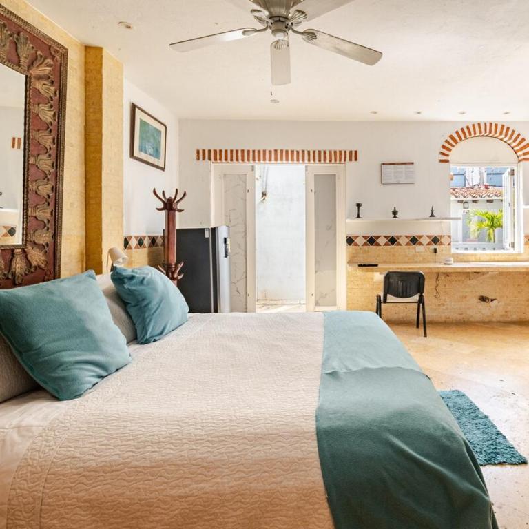 Luxury 5 Bedroom Old Town House - Villa - 82