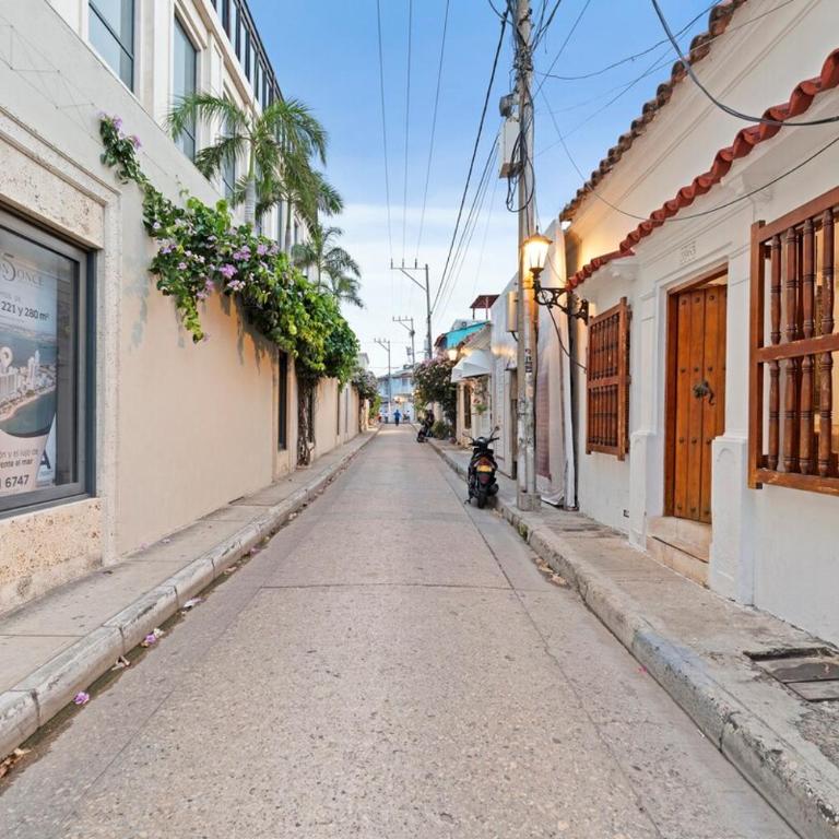 Luxury 5 Bedroom Old Town House - Villa - 83