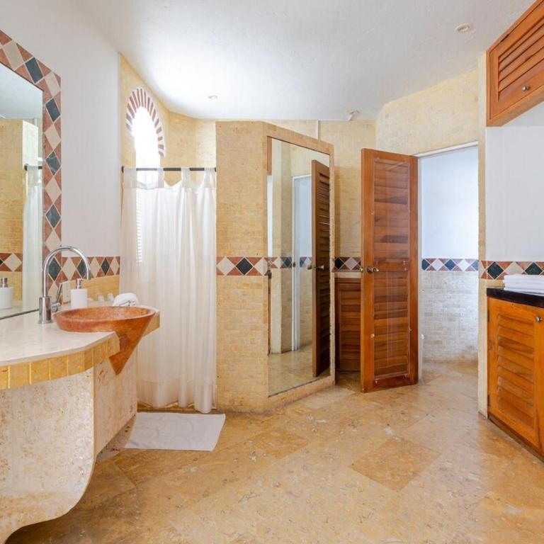 Luxury 5 Bedroom Old Town House - Villa - 87