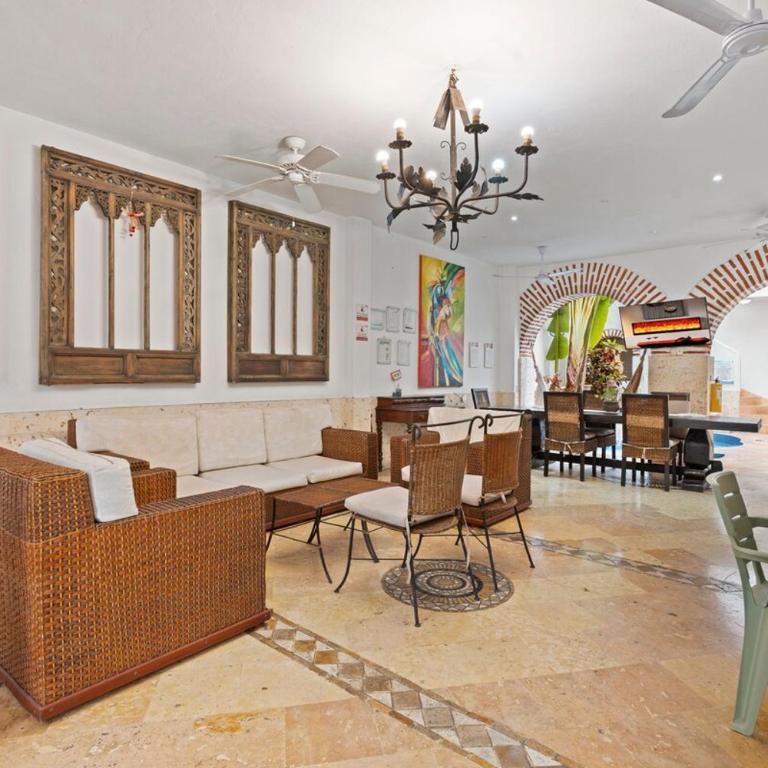 Luxury 5 Bedroom Old Town House - Villa - 90