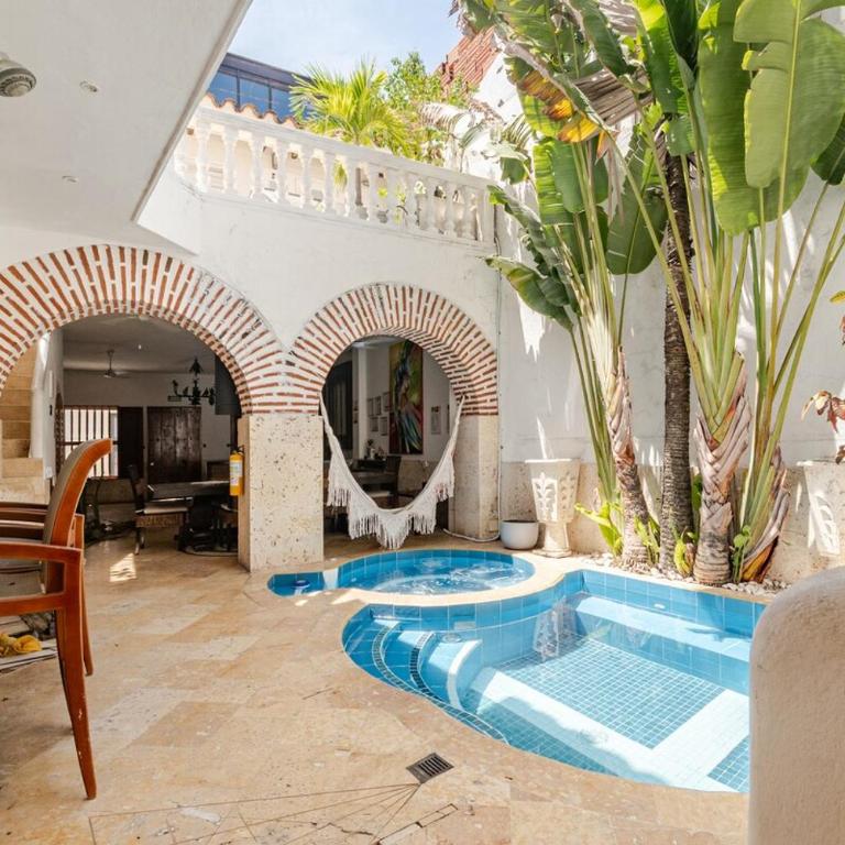 Luxury 5 Bedroom Old Town House - Villa - 91