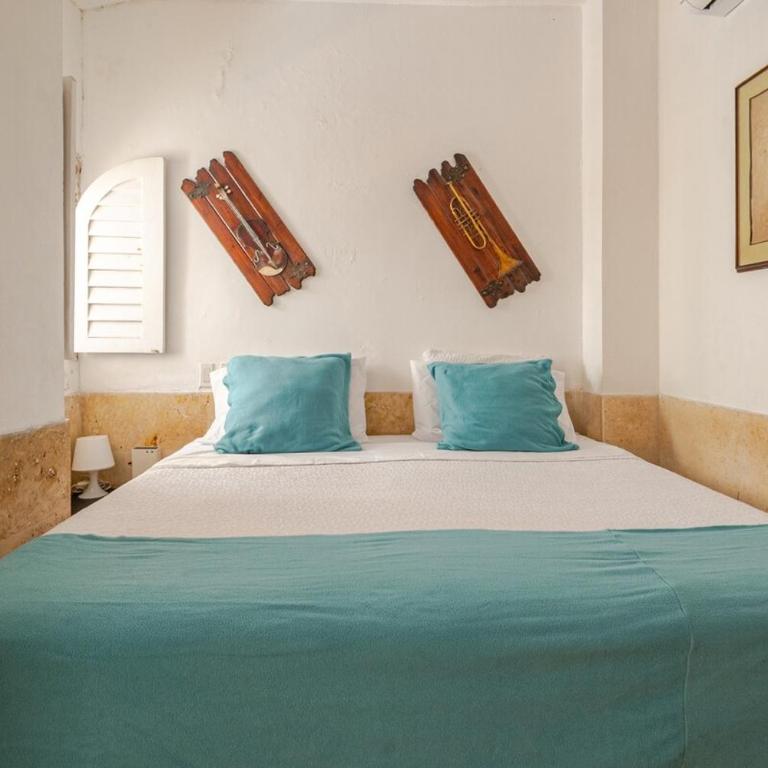 Luxury 5 Bedroom Old Town House - Villa - 95
