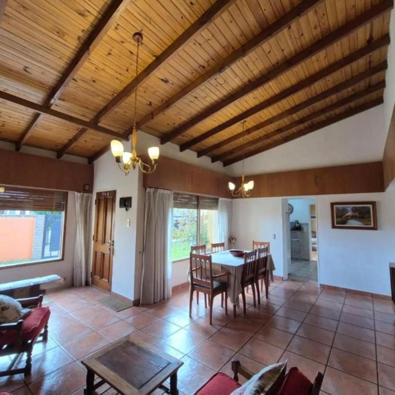 Tu hogar en Río Gallegos, Santiago al 468 - Four-Bedroom House - 4