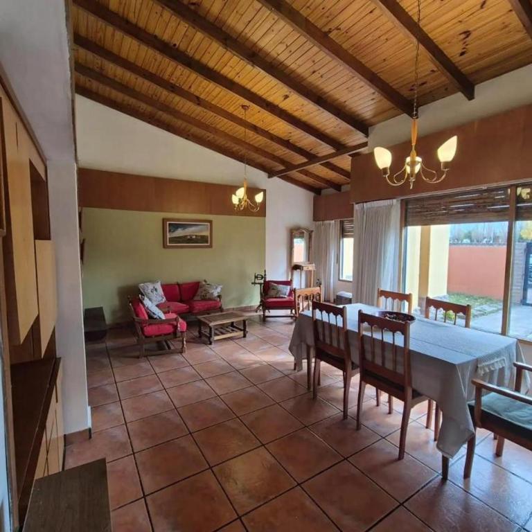 Tu hogar en Río Gallegos, Santiago al 468 - Four-Bedroom House - 5