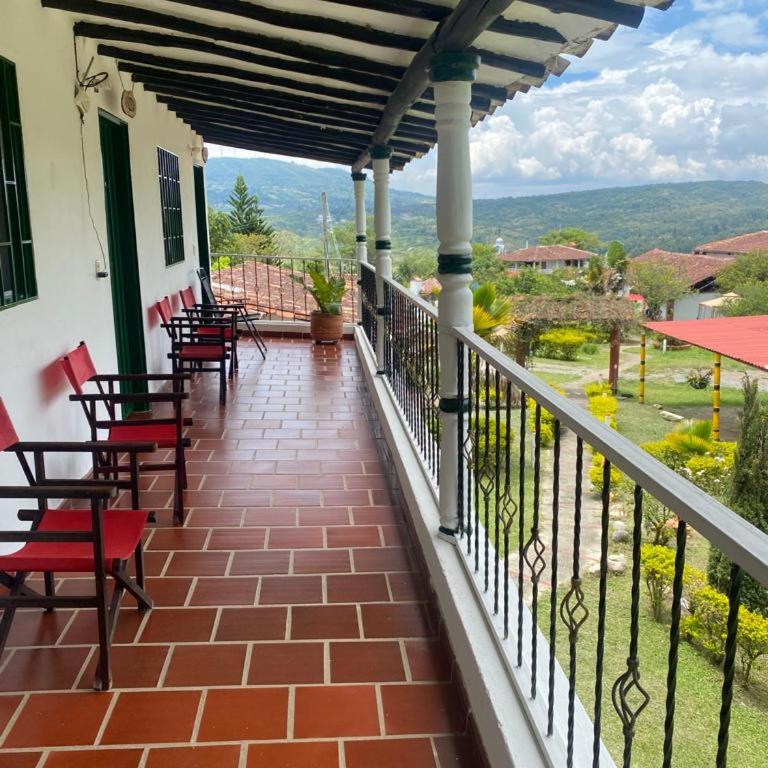 Hotel Campestre la Loma curiti - Habitación Cuádruple Clásica - 4