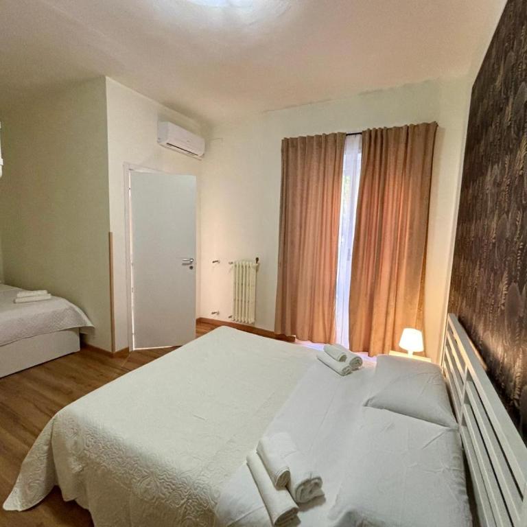 Eva Suites - Camera Tripla con Bagno Privato - 8