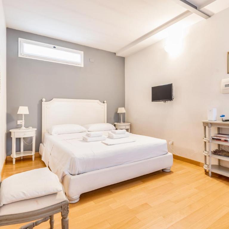 A Due Passi dal Duomo Suite Via Torino 2 Pax - Appartamento con 1 Camera da Letto - 15