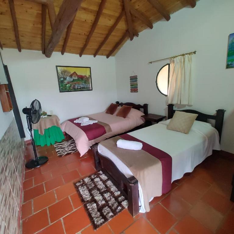 Hotel Campestre la Loma curiti - Habitación Triple Deluxe - 4