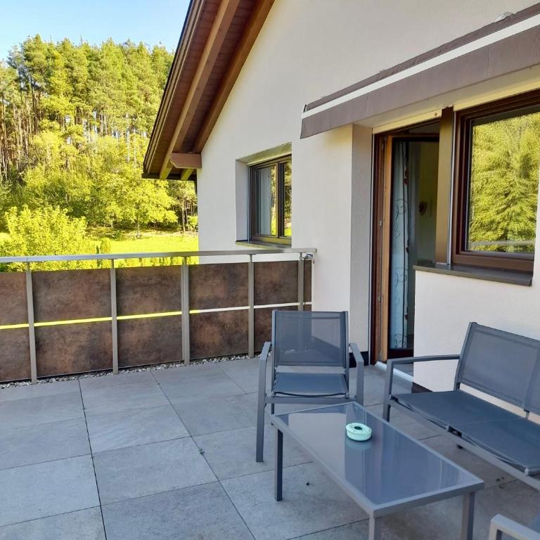Frunhaus - Zimmer, Apartments, Ferienwohnungen - Apartamento de 2 dormitorios con balcón y terraza - 2