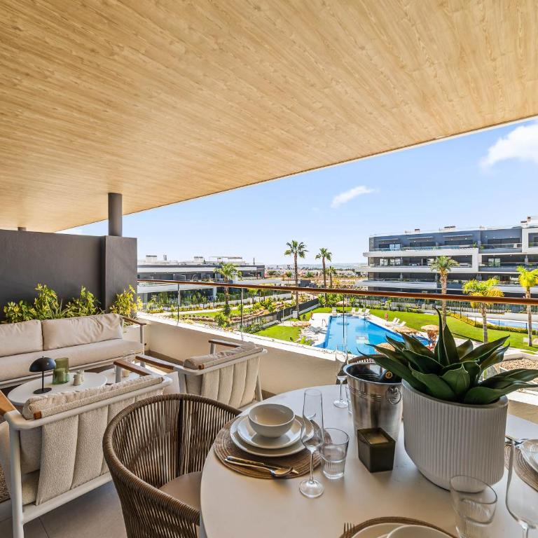 CasaBlanka Boutique Apartment, Pool & Sunset Terrace, Torrevieja - Apartamento de 2 dormitorios - 1