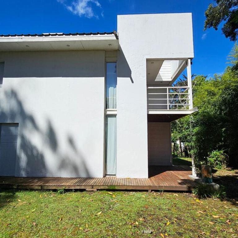 Modern house in Bosque Peralta Ramos - Two-Bedroom House - 25
