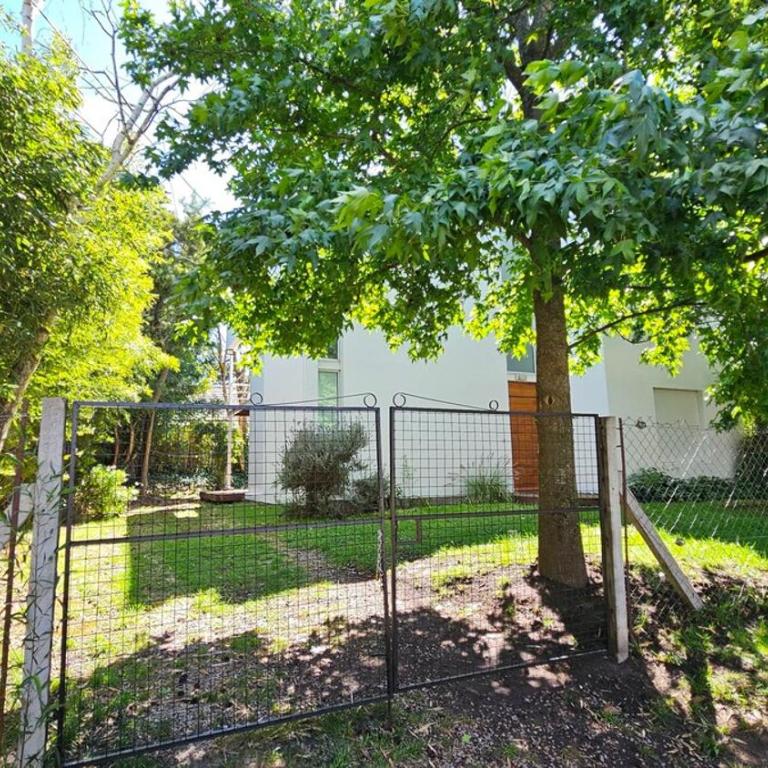 Modern house in Bosque Peralta Ramos - Two-Bedroom House - 35